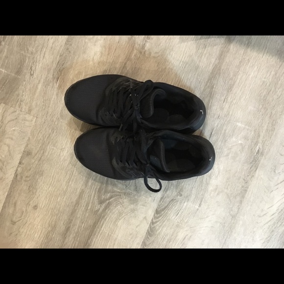 Black Nike Sneakers - Picture 3 of 6